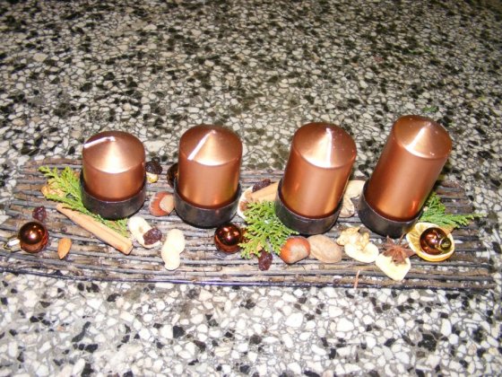 Adventní svícen na stůl - dlouhý
